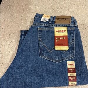 Men’s wrangler jeans 34x34 relaxed fit. New with tags